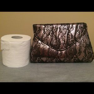 Lace clutch
